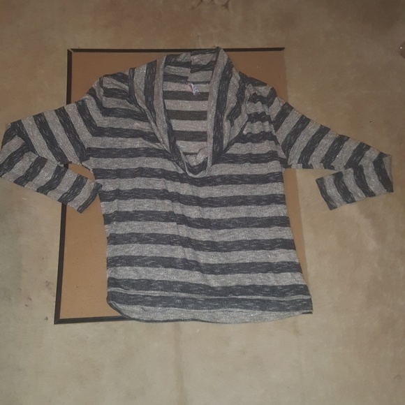 Grey and black stripped thin sweater glittery - Picture 1 of 4